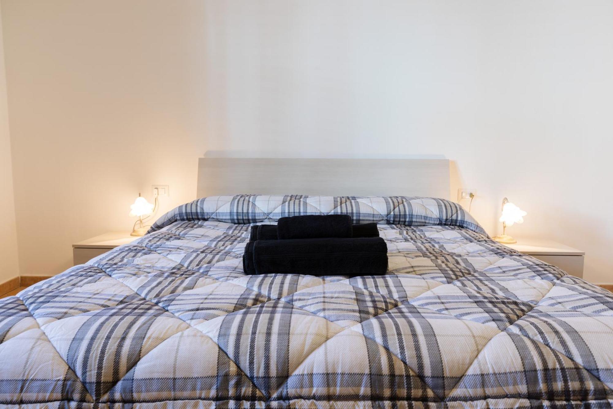 Ad Apartment Olbia Bagian luar foto
